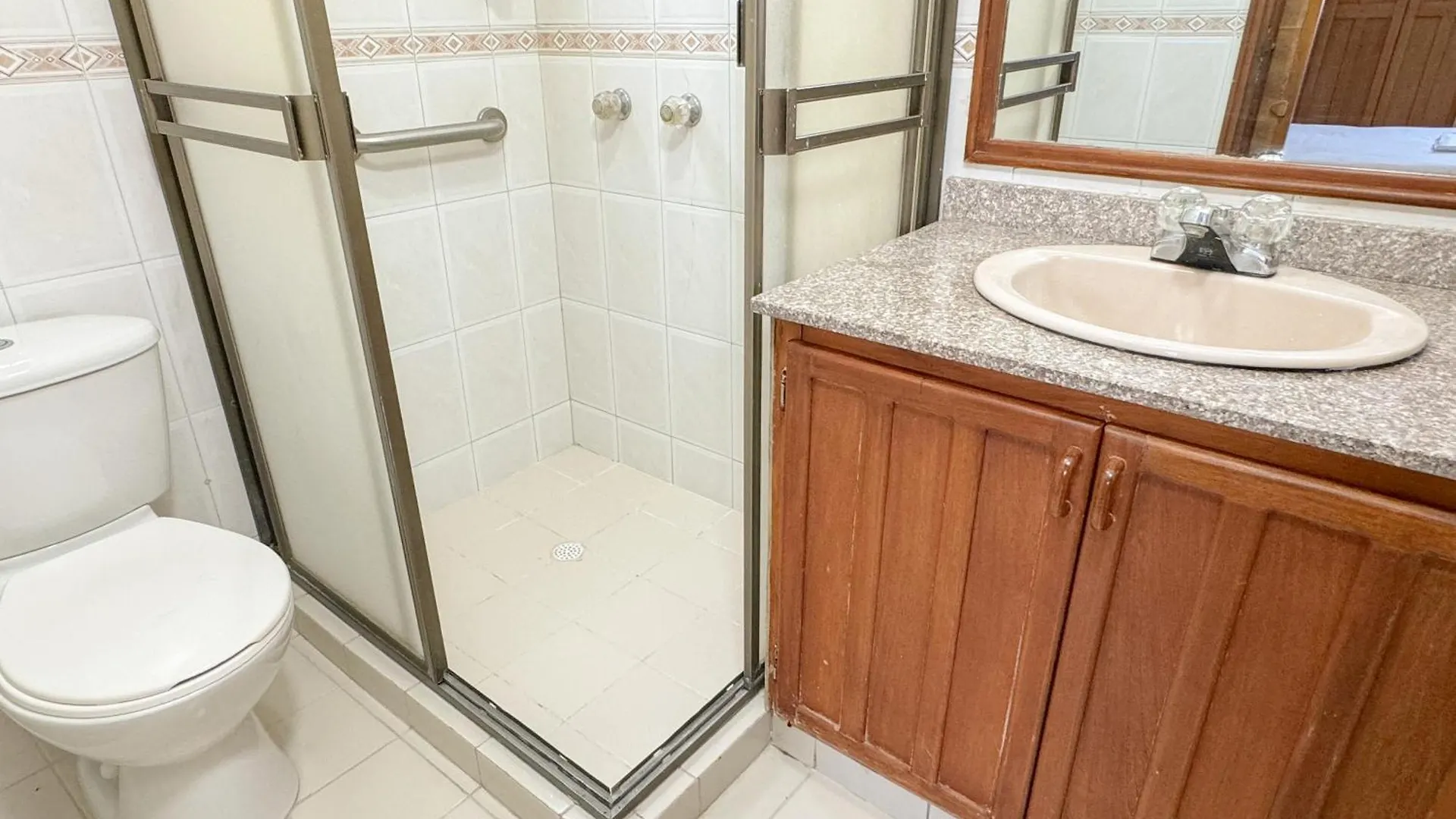 Apartamentos Cerca A La Playa, Los Laureles - By Bedviajes Santa Marta  Colombia